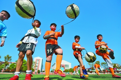 电竞世界杯公布LOL项目比赛时间：23点开打，决赛0点开打
