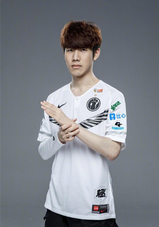 王者荣耀狼队官宣野王小胖正式加入大名单